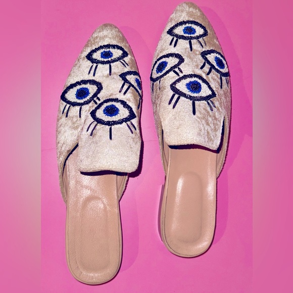 Embroidered Eye Design Women's Mules - Picture 1 of 6